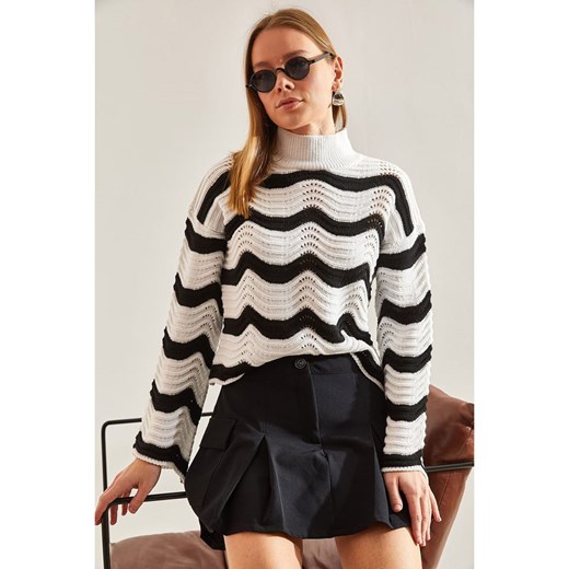 Happiness Istanbul Sweter w kolorze kremowym Happiness Istanbul onesize okazja Limango Polska