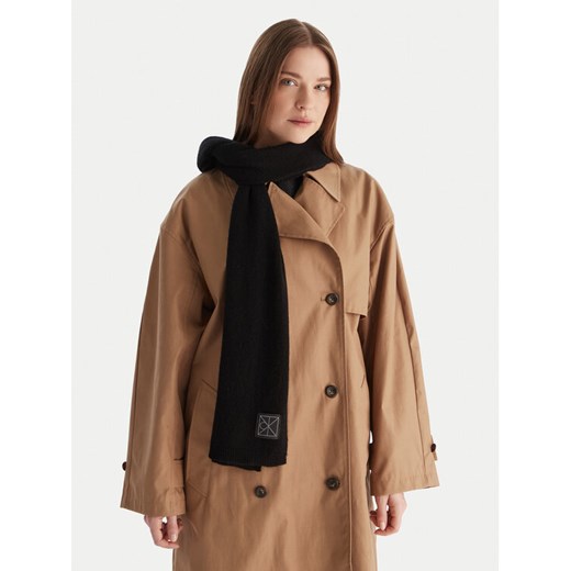 Szalik Calvin Klein Emblem LV04D8014G Czarny ze sklepu eobuwie.pl w kategorii Szaliki i chusty damskie - zdjęcie 186751127