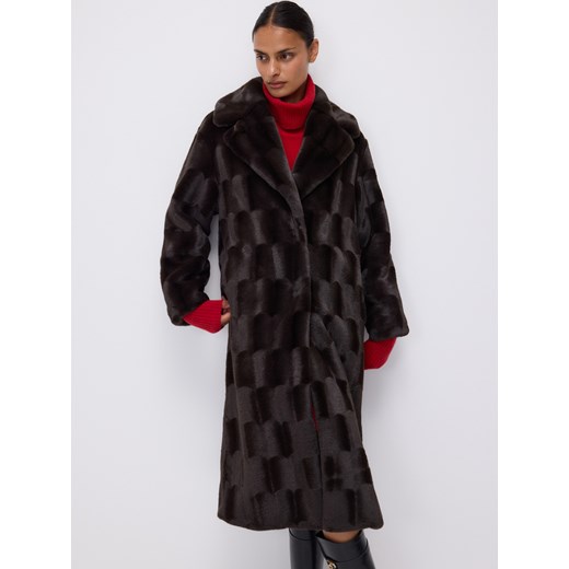 Reserved - Płaszcz z imitacji futra - ciemnobrązowy ze sklepu Reserved w kategorii Futra damskie - zdjęcie 186755918