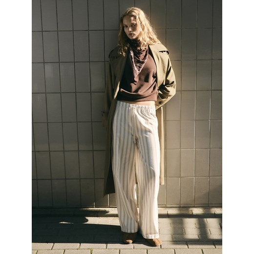 Reserved - Bawełniana bluza - ciemnobrązowy ze sklepu Reserved w kategorii Bluzy damskie - zdjęcie 186757827