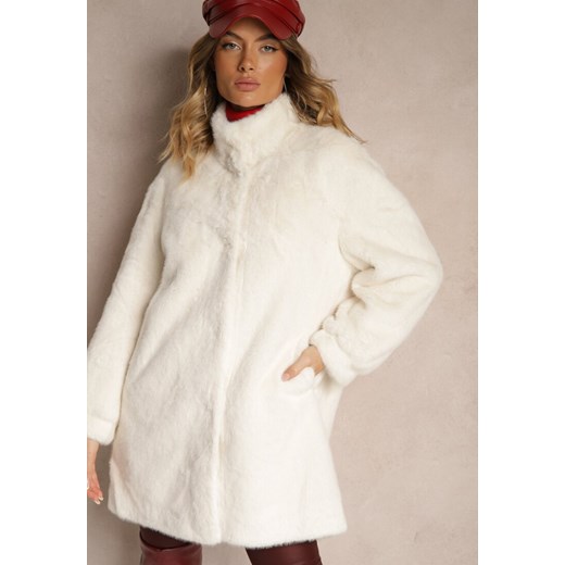 Jasnobeżowy Płaszcz z Futerka o Prostym Kroju ze Stójką i Kieszeniami Saliratia ze sklepu renee.pl w kategorii Futra damskie - zdjęcie 186758158
