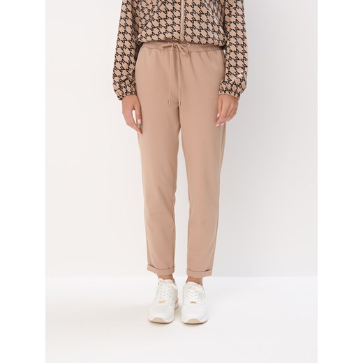Mohito - Dresowe joggery - beżowy ze sklepu Mohito w kategorii Spodnie damskie - zdjęcie 186758927