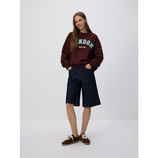 Reserved - Bluza z haftowanym napisem - ciemnobrązowy ze sklepu Reserved w kategorii Bluzy damskie - zdjęcie 186759845