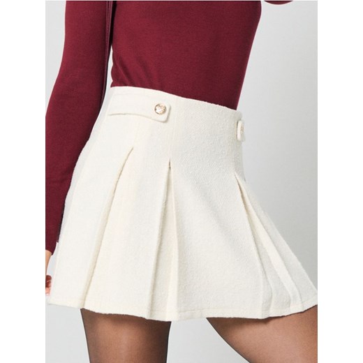 Sinsay - Spódnica mini z zakładkami z domieszką wełny - kremowy - id: 185FJ-01X - marki Sinsay - 186762037 Sinsay - Spódnica mini z zakładkami z domieszką wełny - kremowy ze sklepu Sinsay w kategorii Spódnice - zdjęcie 186762037