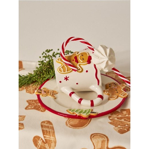 Sinsay - Ceramiczny kubek z piernikowym ludzikiem i motywem świątecznym - biały - id: 807GR-00X - marki Sinsay - 186762316 Sinsay - Ceramiczny kubek z piernikowym ludzikiem i motywem świątecznym - biały ze sklepu Sinsay w kategorii Kubki - zdjęcie 186762316