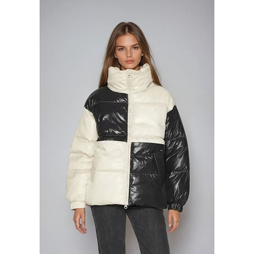 Monki Kurtka zimowa w kolorze kremowo-czarnym ze sklepu Limango Polska w kategorii Kurtki damskie - zdjęcie 186770438
