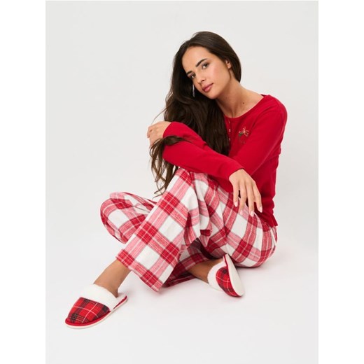 Sinsay - Ocieplane kapcie w kratę z futerkiem - czerwony ze sklepu Sinsay w kategorii Kapcie damskie - zdjęcie 186773728