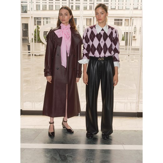 Reserved - Spodnie z imitacji skóry - czarny ze sklepu Reserved w kategorii Spodnie damskie - zdjęcie 186774019