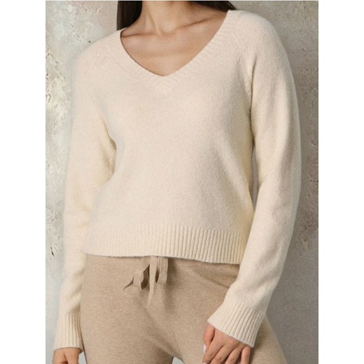Sinsay - Sweter z dekoltem V - kremowy ze sklepu Sinsay w kategorii Swetry damskie - zdjęcie 186777775
