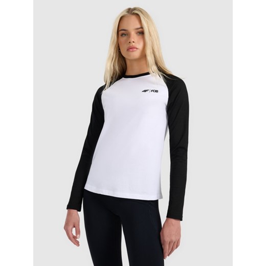Damski longsleeve 4F 4FWAW25TLONF579 - biały ze sklepu Sportstylestory.com w kategorii Bluzki damskie - zdjęcie 186786226