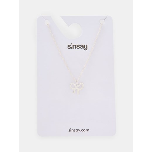 Sinsay - Naszyjnik z zawieszką w kształcie kokardy - srebrny Sinsay One Size Sinsay