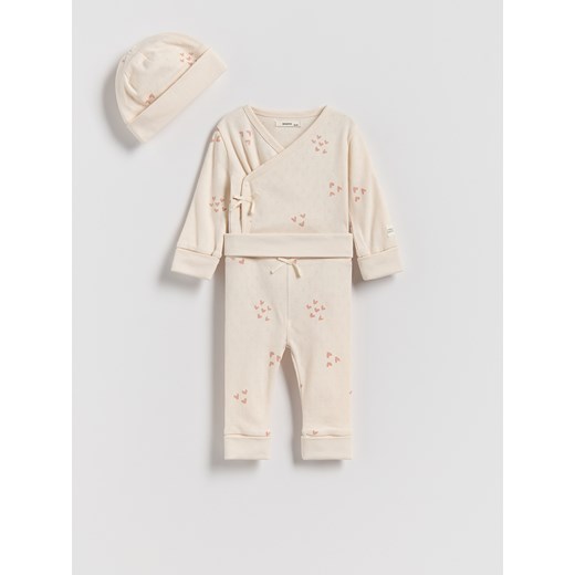 Reserved - Dzianinowy komplet z czapką - kremowy ze sklepu Reserved w kategorii Komplety niemowlęce - zdjęcie 186788009