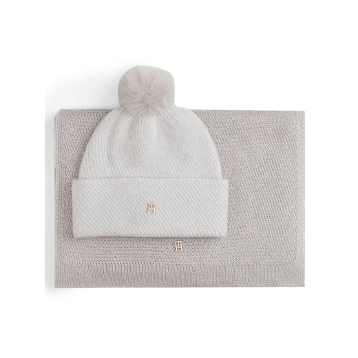 Zestaw Szalik i Czapka Tommy Hilfiger Pom Pom AW0AW17995 Beżowy ze sklepu eobuwie.pl w kategorii Czapki zimowe damskie - zdjęcie 186793339