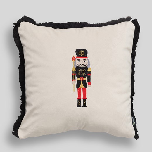 Poszewka na poduszkę Toy Soldier Cheer 43x43 cm - id: 749-850 - marki Dekoria - 186797017 Poszewka na poduszkę Toy Soldier Cheer 43x43 cm ze sklepu dekoria.pl w kategorii Dekoracje bożonarodzeniowe - zdjęcie 186797017
