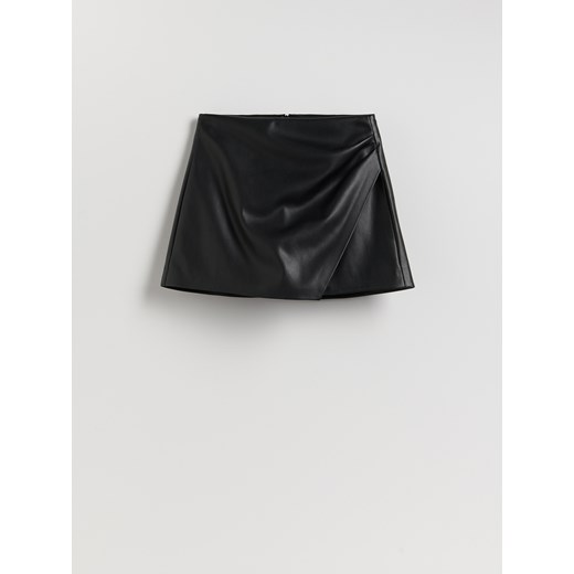 Reserved - Spódnico-szorty z imitacji skóry - czarny ze sklepu Reserved w kategorii Spódnice - zdjęcie 186797596