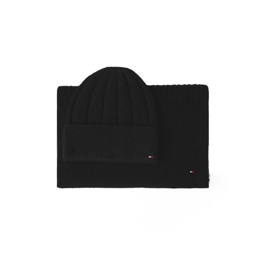 Zestaw Szalik i Czapka Tommy Hilfiger Flag Fluffy AW0AW17994 Czarny ze sklepu eobuwie.pl w kategorii Czapki zimowe damskie - zdjęcie 186799447