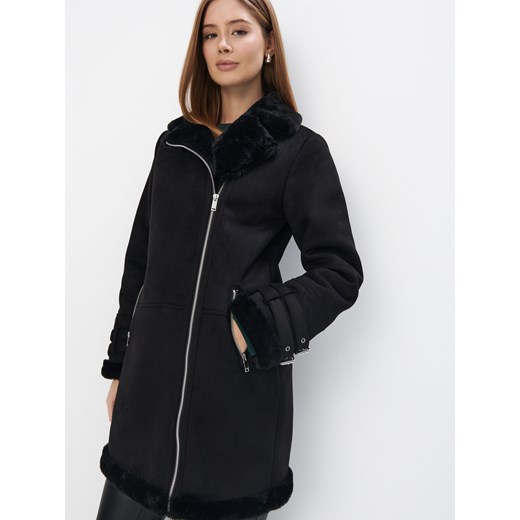 Mohito - Płaszcz ze sztucznym futerkiem - czarny ze sklepu Mohito w kategorii Płaszcze damskie - zdjęcie 186800499
