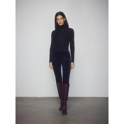 Reserved - Welurowe spodnie - granatowy ze sklepu Reserved w kategorii Spodnie damskie - zdjęcie 186804785