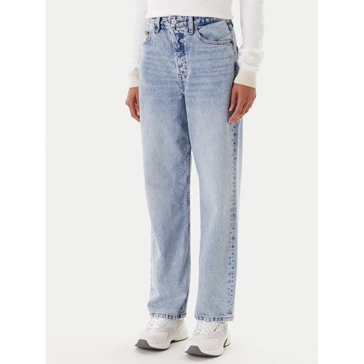 Tommy Jeans Jeansy Layla DW0DW20498 Niebieski Straight Fit ze sklepu MODIVO w kategorii Jeansy damskie - zdjęcie 186806207