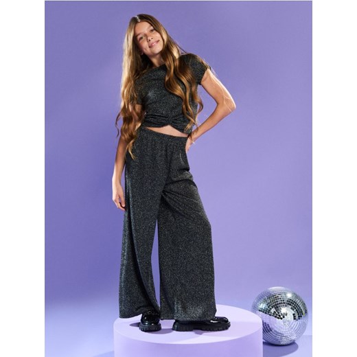 Sinsay - Prążkowane spodnie wide leg z połyskiem - czarny ze sklepu Sinsay w kategorii Spodnie dziewczęce - zdjęcie 186817928