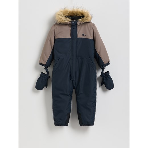 Reserved - Ocieplany kombinezon z rękawiczkami - granatowy ze sklepu Reserved w kategorii Kombinezony i kurtki - zdjęcie 186818897