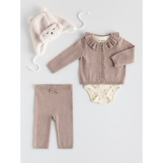 Reserved - Dzianinowy komplet z falbanką - jasnofioletowy ze sklepu Reserved w kategorii Komplety niemowlęce - zdjęcie 186821429