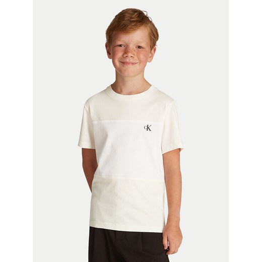 Calvin Klein Jeans Komplet t-shirtów Color Block IB0IB02441 Kolorowy Regular Fit ze sklepu MODIVO w kategorii T-shirty chłopięce - zdjęcie 186822008