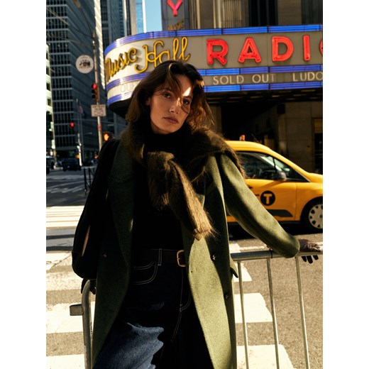 Reserved - Dwurzędowy płaszcz z wełną - zielony ze sklepu Reserved w kategorii Płaszcze damskie - zdjęcie 186825129