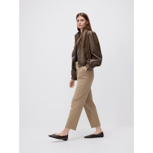 Reserved - Spodnie cygaretki z kantem - beżowy Reserved 38 promocyjna cena Reserved
