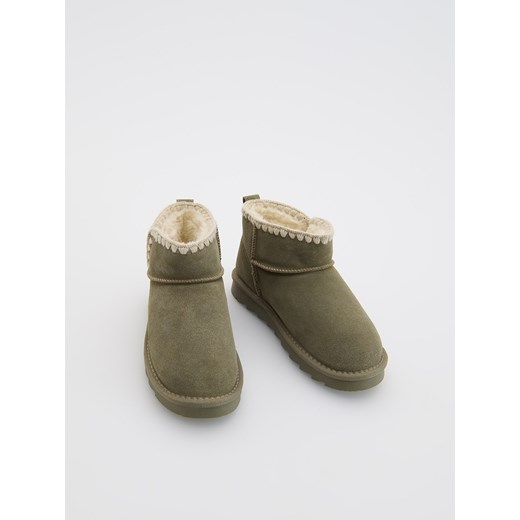 Reserved - Skórzane botki za kostkę - oliwkowy ze sklepu Reserved w kategorii Buty zimowe dziecięce - zdjęcie 186825206