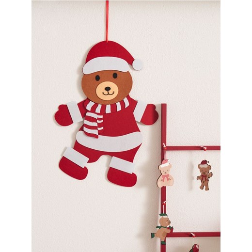 Sinsay - Wisząca dekoracja świąteczna w kształcie misia - czerwony ze sklepu Sinsay w kategorii Dekoracje bożonarodzeniowe - zdjęcie 186825736
