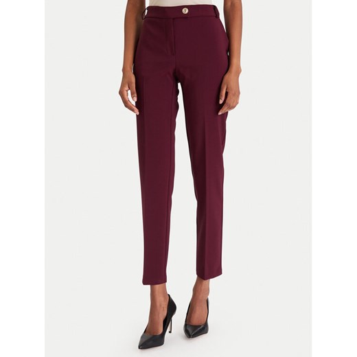 Rinascimento Chinosy CFC0126225003 Bordowy Slim Fit ze sklepu MODIVO w kategorii Spodnie damskie - zdjęcie 187052249