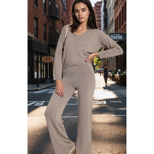Dzianinowy komplet damski spodnie i bluzka beżowy dres F1397, Kolor mocca, Rozmiar 38/40, Fobya ze sklepu Primodo w kategorii Komplety i garnitury damskie - zdjęcie 187056655