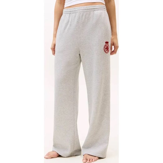 Tommy Hilfiger Spodnie dresowe | Relaxed fit ze sklepu Gomez Fashion Store w kategorii Spodnie damskie - zdjęcie 187187829