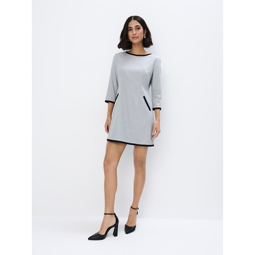 Mohito - Elegancka szara sukienka mini - szary ze sklepu Mohito w kategorii Sukienki - zdjęcie 187191106