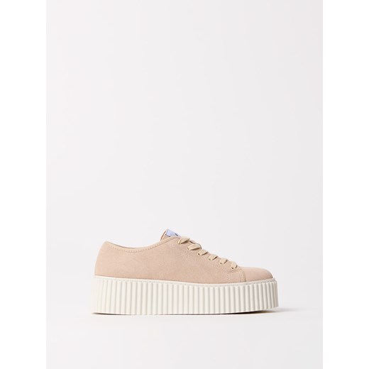 Mohito - Skórzane sneakersy - beżowy ze sklepu Mohito w kategorii Trampki damskie - zdjęcie 187191208