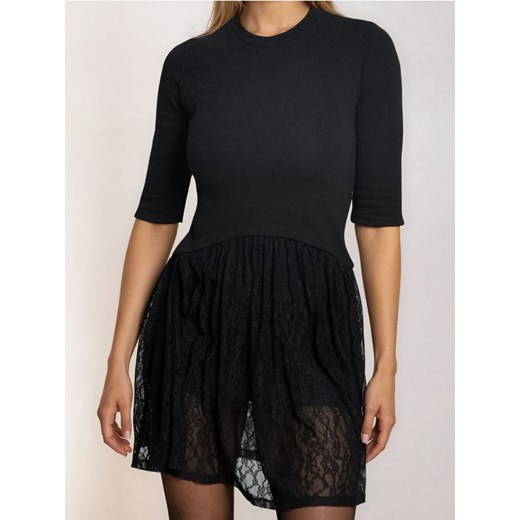 Sinsay - Sukienka mini z koronkowym dołem - czarny ze sklepu Sinsay w kategorii Sukienki - zdjęcie 187203905