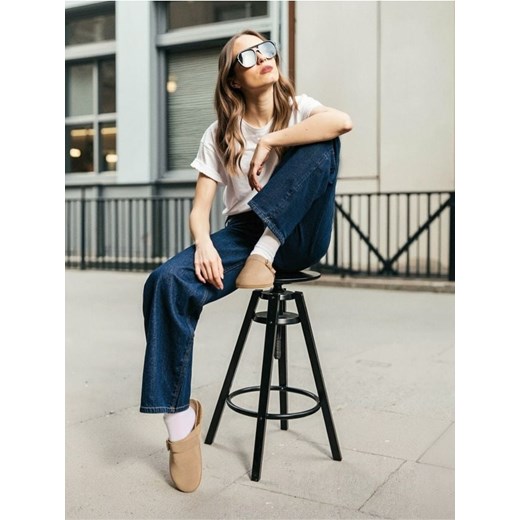 Sinsay - Skórzane klapki - beżowy ze sklepu Sinsay w kategorii Klapki damskie - zdjęcie 187203915