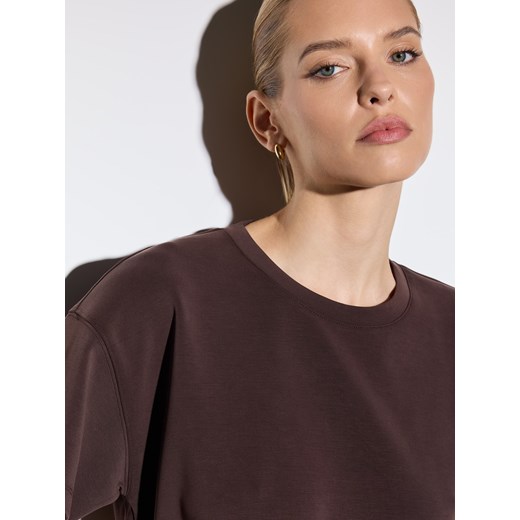 Mohito - Czekoladowy t-shirt z dodatkiem modalu - brązowy ze sklepu Mohito w kategorii Bluzki damskie - zdjęcie 187207266