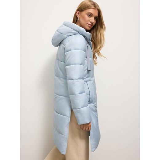 Mohito - Pikowany błękitny płaszcz z kapturem - błękitny ze sklepu Mohito w kategorii Płaszcze damskie - zdjęcie 187207376