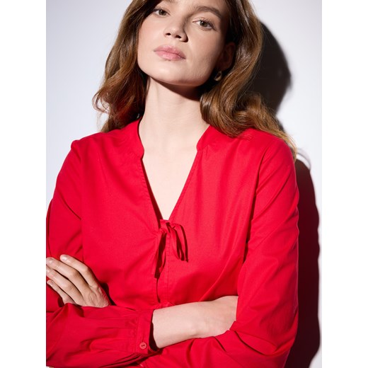 Mohito - Bluzka z wiązaniami z przodu - czerwony ze sklepu Mohito w kategorii Bluzki damskie - zdjęcie 187207609
