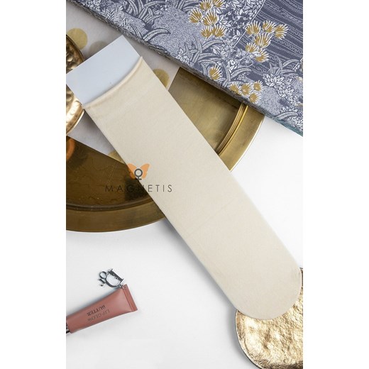 Gładkie skarpety damskie podkolanówki ecru YN5043, Kolor ecru, Rozmiar uniwersalny, Magnetis ze sklepu Intymna w kategorii Skarpetki damskie - zdjęcie 187211409