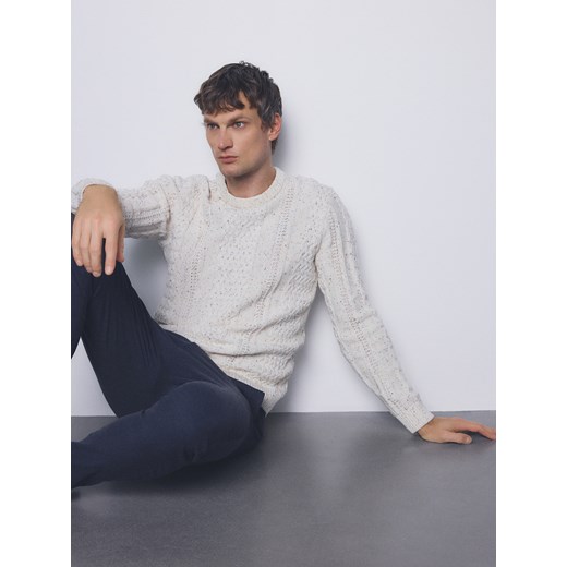Reserved - Sweter z dekoracyjnym splotem - złamana biel ze sklepu Reserved w kategorii Swetry męskie - zdjęcie 187217229