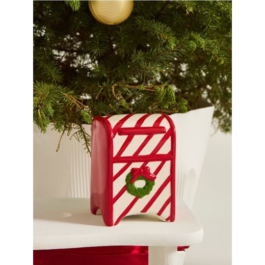 Sinsay - Świąteczna dekoracja w kształcie skrzynki na listy - czerwony ze sklepu Sinsay w kategorii Dekoracje bożonarodzeniowe - zdjęcie 187225428