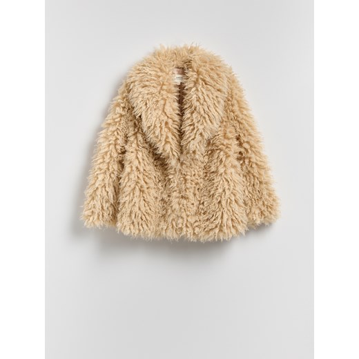 Reserved - Kurtka ze sztucznego futerka - kremowy - id: 472IK-12X - marki Reserved - 187225805 Reserved - Kurtka ze sztucznego futerka - kremowy ze sklepu Reserved w kategorii Futra damskie - zdjęcie 187225805