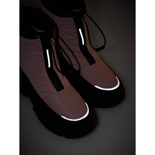 Reserved - Ocieplane śniegowce - intenstywna czerwień ze sklepu Reserved w kategorii Buty zimowe dziecięce - zdjęcie 187235466