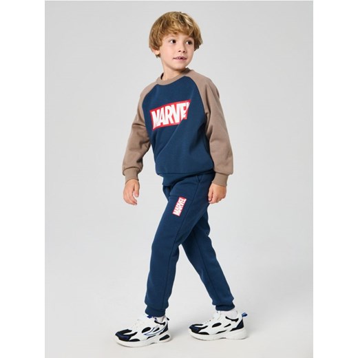 Sinsay - Spodnie jogger Marvel - granatowy - id: 997FS-59X - marki Sinsay - 187236329 Sinsay - Spodnie jogger Marvel - granatowy ze sklepu Sinsay w kategorii Spodnie chłopięce - zdjęcie 187236329