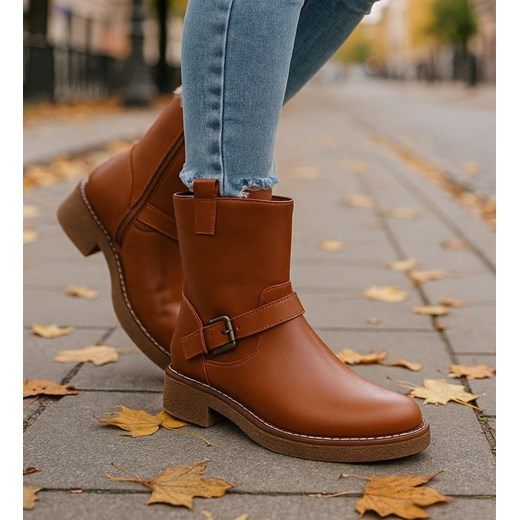Karmelowe botki damskie z klamerkami /i5-3 h2 18398 W288/ - id: 33316 - marki Pantofelek24.pl - 187237888 Karmelowe botki damskie z klamerkami /i5-3 h2 18398 W288/ ze sklepu Pantofelek24.pl w kategorii Botki - zdjęcie 187237888