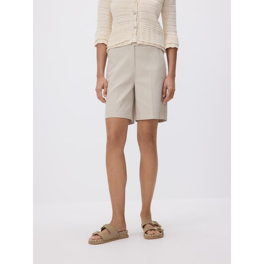 Reserved - Szorty z kantem - beżowy ze sklepu Reserved w kategorii Szorty - zdjęcie 187242366