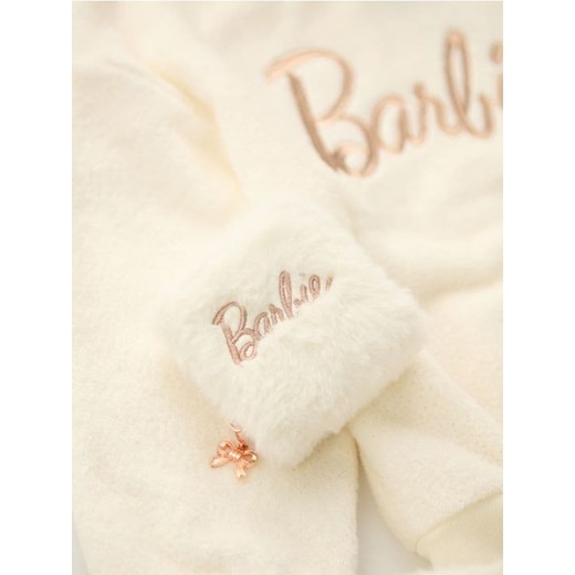 Sinsay - Portfel z imitacji futra z haftowanym napisem Barbie - wielobarwny - id: 808ET-MLC - marki Sinsay - 187246225 Sinsay - Portfel z imitacji futra z haftowanym napisem Barbie - wielobarwny ze sklepu Sinsay w kategorii Portfele damskie - zdjęcie 187246225